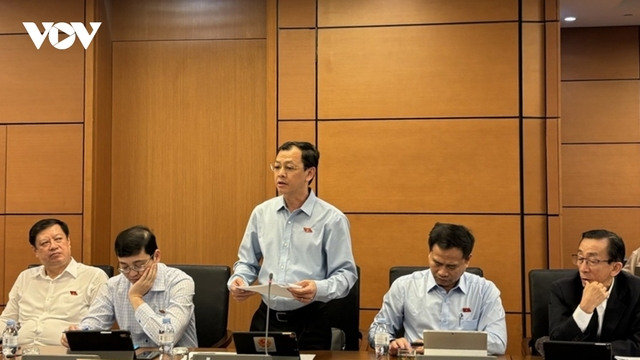 ĐBQH: Đào tạo bác sĩ phải gắn với bệnh viện, với người bệnh