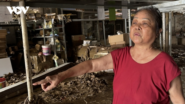 Hàng trăm tiểu thương ở Trung Giã, Hà Nội thiệt hại nặng nề do trận lũ lịch sử