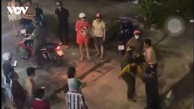 Người đàn ông lao xuống dòng nước xiết cứu sống phụ nữ nhảy cầu ở Lâm Đồng