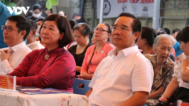 Chủ tịch UBND TP.HCM đối thoại trực tiếp với người dân tại Ngày hội Đại đoàn kết