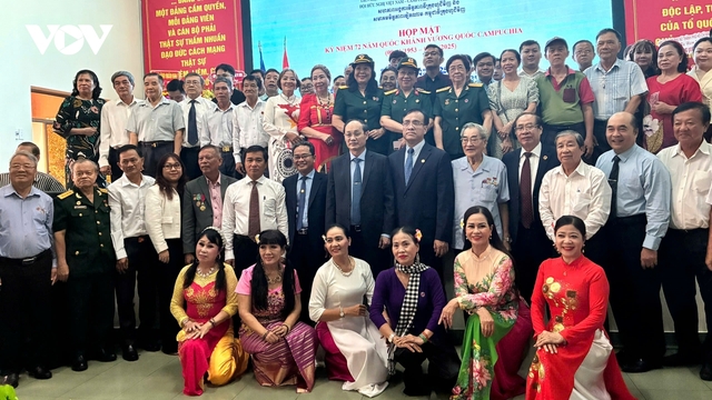 Vun đắp mối quan hệ láng giềng tốt đẹp Việt Nam - Campuchia