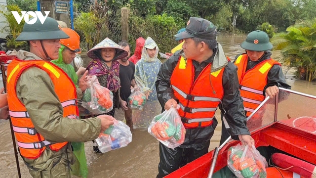 Đắk Lắk phân bổ 2.000 tấn gạo dự trữ quốc gia hỗ trợ người dân bị ảnh hưởng lũ lụt