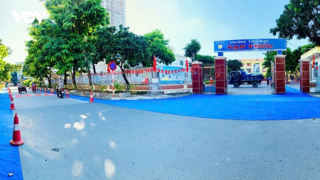 Giao thông an toàn để học sinh tự đến trường