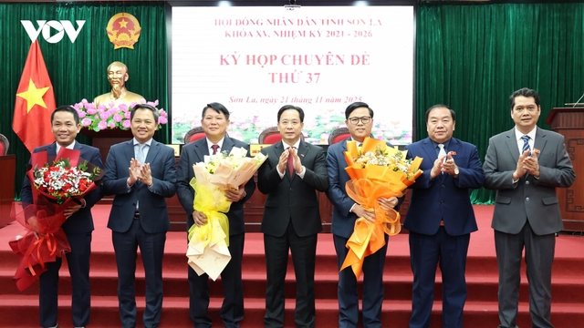 Ông Lò Minh Hùng được bầu làm Chủ tịch HĐND tỉnh Sơn La
