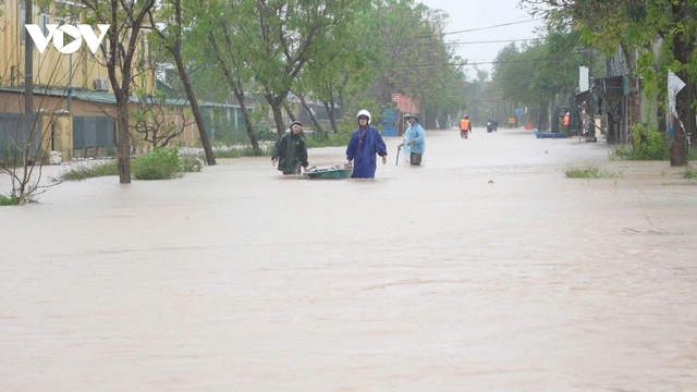 Hơn 5.300 hộ dân Hà Tĩnh vẫn bị ngập lụt sau đợt mưa lịch sử