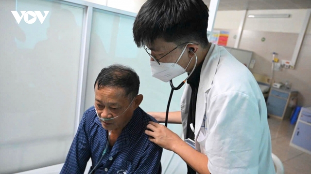 Bộ Y tế đề xuất tăng mức đóng BHYT, tiến tới miễn viện phí cho toàn dân