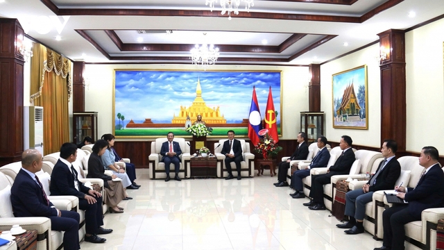 Đại sứ quán Việt Nam tại Lào chúc mừng 50 năm Quốc khánh Lào