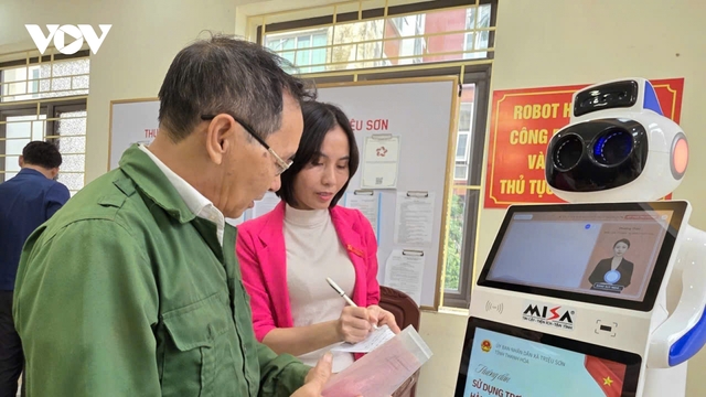 Cụ thể hóa nghị quyết đại hội Đảng bằng "cán bộ ​robot AI"