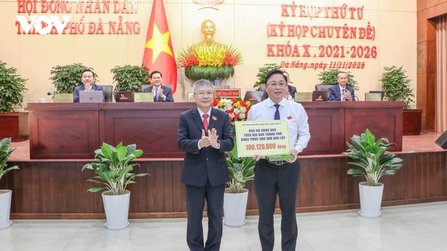 Đại biểu HĐND TP Đà Nẵng quyên góp hơn 100 triệu đồng khắc phục hậu quả bão lụt