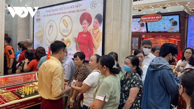 Giá vàng hôm nay ở vùng đỉnh - chuyên gia đưa ra lời khuyên