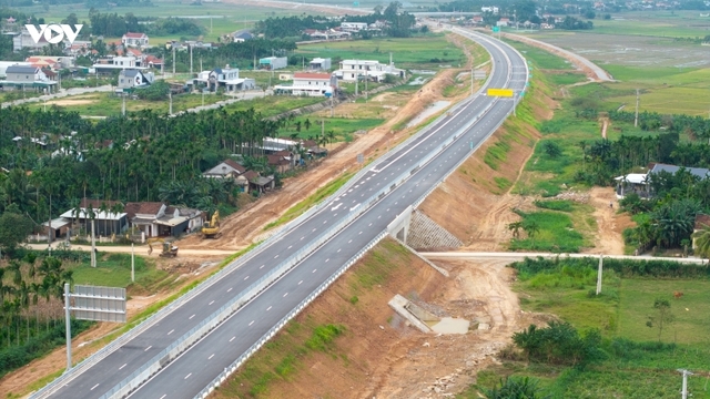 Nhiều đoạn tuyến cao tốc Bắc - Nam sẽ được mở rộng trong năm 2026