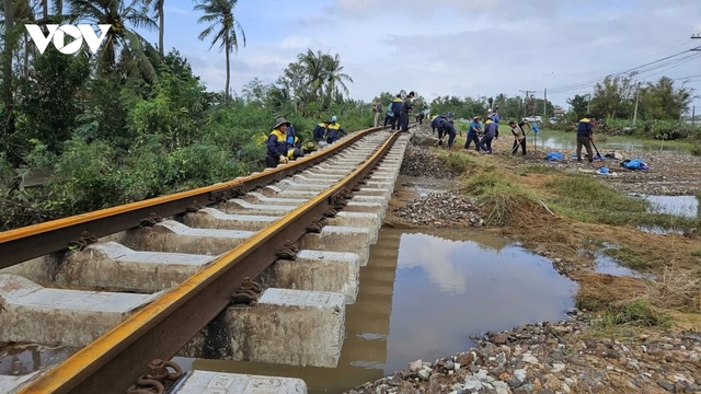 Đường sắt Hà Nội – TP.HCM hư hỏng nặng, Bộ Xây dựng công bố tình huống khẩn cấp