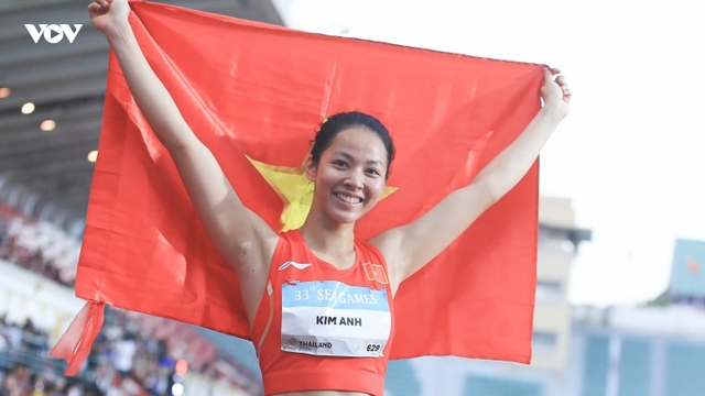 VĐV điền kinh Việt Nam ngỡ ngàng khi giành HCV SEA Games 33