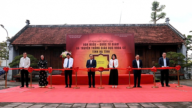 Triển lãm “Văn Miếu-Quốc Tử Giám và Truyền thống giáo dục khoa bảng tỉnh Hà Tĩnh”