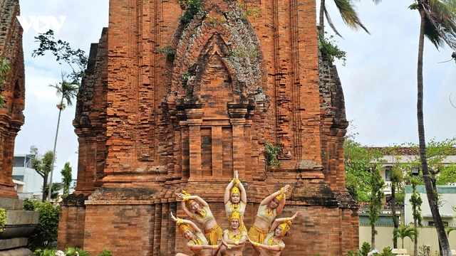 Gia Lai hút khách từ chương trình “Xuân về trên Tháp cổ”