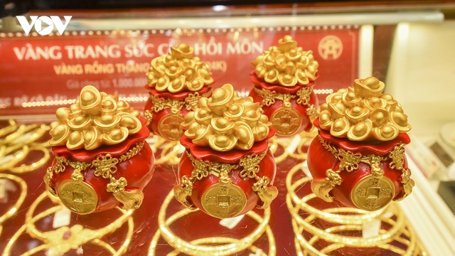 Giá vàng hôm nay 8/4: Vàng trong nước và thế giới cùng tăng