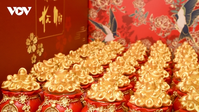 Giá vàng thế giới tăng, vàng tư nhân đi ngang: Nhà đầu tư lỗ nặng, giao dịch khó