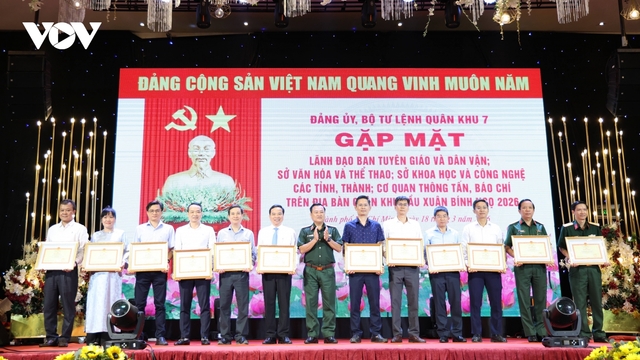Báo chí cần chuyển mình từ trạng thái chỉ "phản ánh" sang việc "kiến tạo"