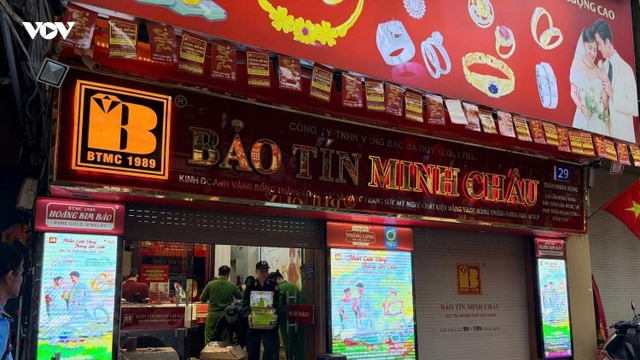 Nóng 24h ngày 26/3: Sau chuyển hồ sơ, công an làm việc tại Bảo Tín Minh Châu