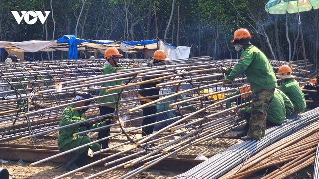 Nhà thầu gặp khó về vật liệu làm cao tốc từ Đất Mũi đến Hòn Khoai