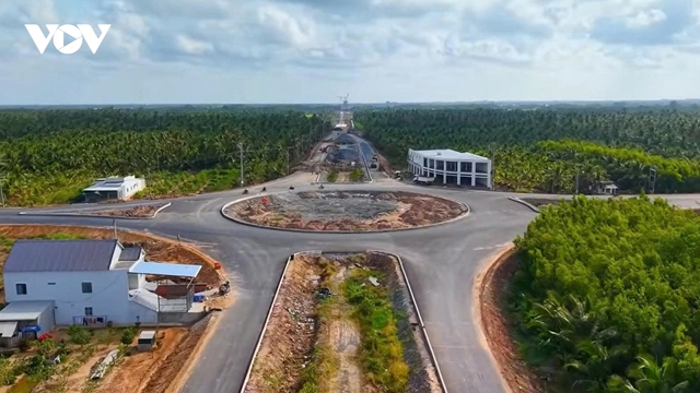 Đẩy nhanh tiến độ thi công cầu Đại Ngãi 1 sớm đưa công trình vào sử dụng