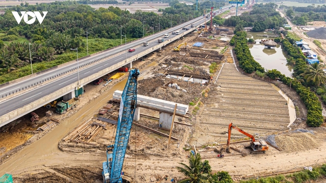 Bộ Xây dựng báo cáo Chính phủ 19 dự án giao thông chậm tiến độ