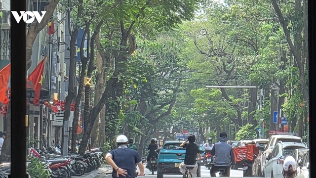 Hà Nội sáng đẹp vì thêm nhiều tuyến bus điện, tiếp tục xử lý rác thành điện