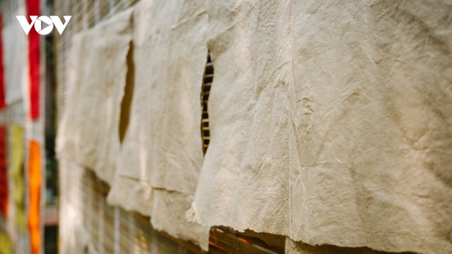 Giấy dó: Hành trình hồi sinh từ di sản đến trải nghiệm đương đại