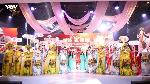 Rực rỡ Festival “Hương sắc Áo dài Việt Nam 2026” tại Cộng hòa Séc