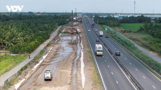 Bộ Xây dựng "điểm tên" 5 dự án giao thông chậm tiến độ