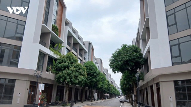 Biệt thự, nhà thấp tầng vắng người ở, thanh khoản giảm sút