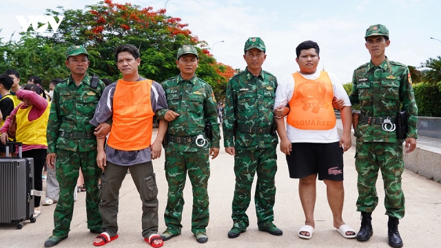 Bắt 2 đối tượng truy nã trong nhóm 180 người bị Campuchia trục xuất
