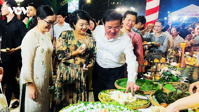 Cần Thơ khai mạc Tuần lễ Văn hoá - Du lịch “Tây Đô rực rỡ sắc Hè”