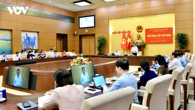 Chủ tịch Quốc hội dự Hội nghị lần thứ Năm, Ban Chấp hành Đảng ủy Quốc hội