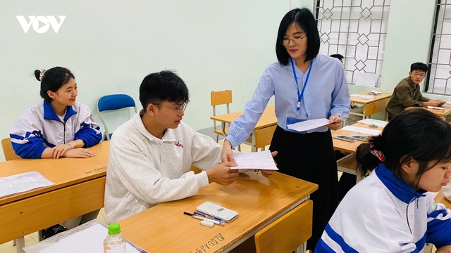 Thí sinh nhiều địa phương hoàn thành buổi thi cuối cùng an toàn, đúng quy định
