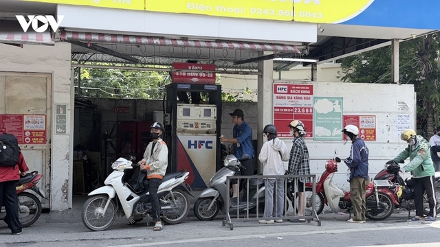 Xăng sinh học E10 bán toàn quốc, ở Hà Nội rất ít cửa hàng có xăng E5