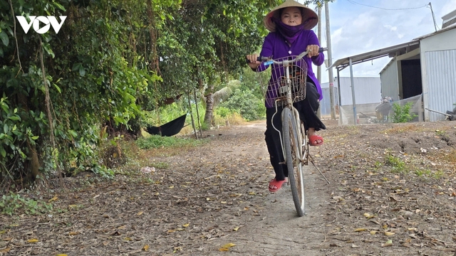 Hơn 40 năm sống ở vùng kinh tế mới, dân Cà Mau ngóng “một lần con đường được mới”