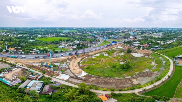 Vướng mặt bằng nút giao Chợ Đệm, cao tốc TP.HCM - Trung Lương - Mỹ Thuận lại ì ạch