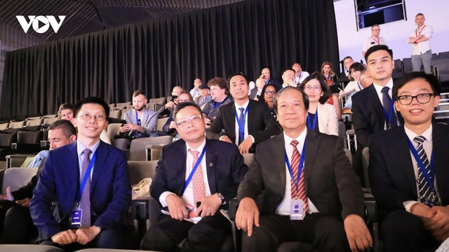 Đoàn đại biểu Đảng Cộng sản Việt Nam tham dự Đại hội lần thứ 40 Đảng Cộng sản Pháp