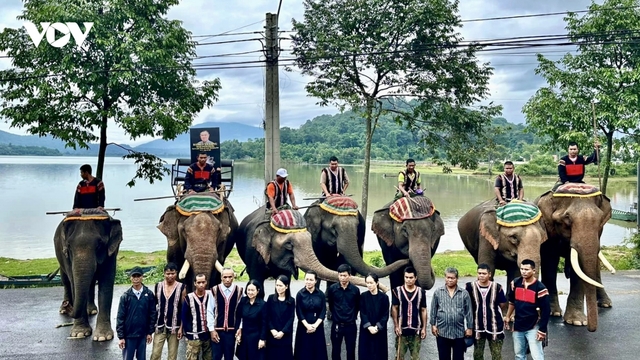 Men say đại ngàn lan tỏa văn hóa M’nông bên hồ Lắk