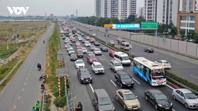 Bắt đầu xử phạt lỗi không giữ khoảng cách an toàn trên cao tốc
