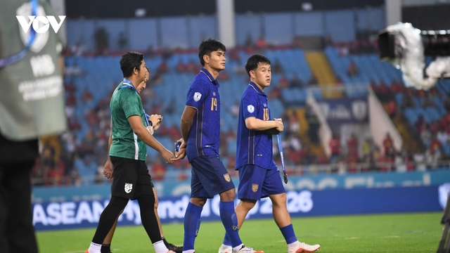 Cầu thủ Thái Lan buồn bã khi thua ĐT Việt Nam ở chung kết ASEAN Cup 2026