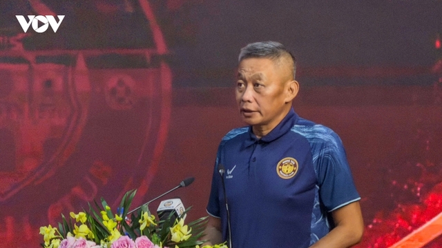 Hưng Yên ra mắt đội bóng, HLV Bùi Đoàn Quang Huy nói về mục tiêu thăng hạng