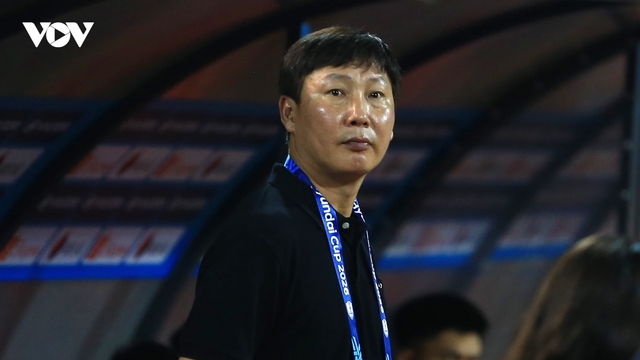 HLV Kim Sang Sik nhận tin buồn trước FIFA ASEAN Cup 2026