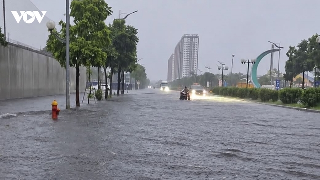 Hà Nội xuất hiện nhiều điểm ngập úng do mưa lớn trên diện rộng