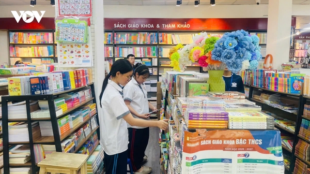 Thiếu sách giáo khoa: Bộ GD&ĐT yêu cầu cung ứng trước 15/9