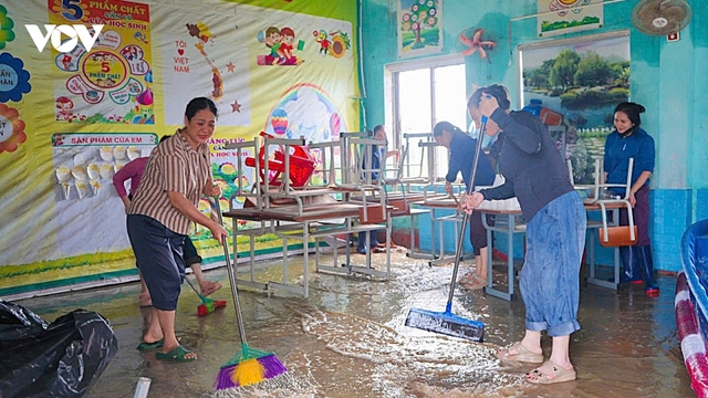 Mưa lớn gây ngập cục bộ, hơn 500 học sinh ở Hà Tĩnh chưa thể trở lại trường học