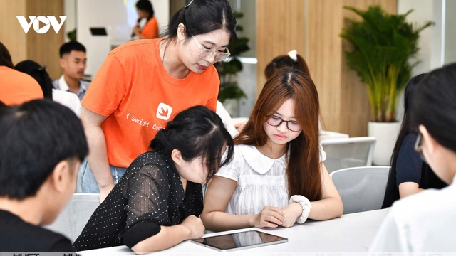 Lạm phát điểm số: Ai bảo đảm giá trị tấm bằng giỏi, xuất sắc?