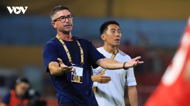 HLV Harry Kewell nói lời "ruột gan" sau trận Hà Nội FC thắng kịch tính CAHN
