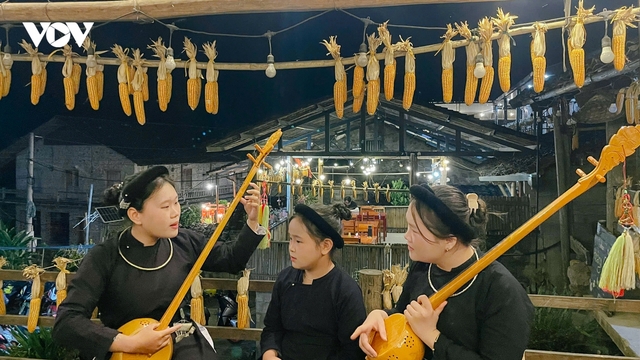 Khi những em nhỏ kể chuyện quê hương bằng câu Then